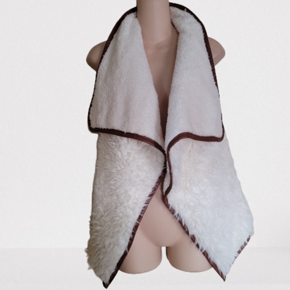 Simply Southern Reversible Cream Color Sherpa Vest Size Women's Small NEW - Picture 2 of 10